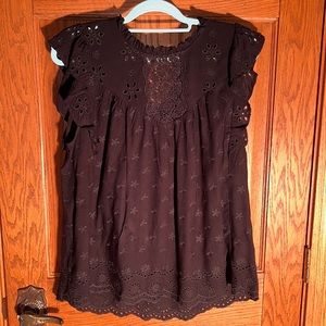 Eyelet lace on yoke/ cap sleeves/hem